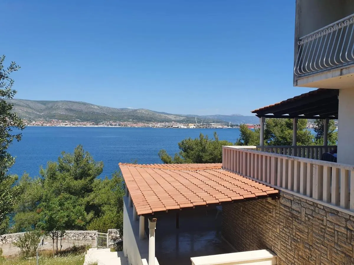 Holiday home Seafront House Nusha Villa Donji Okrug