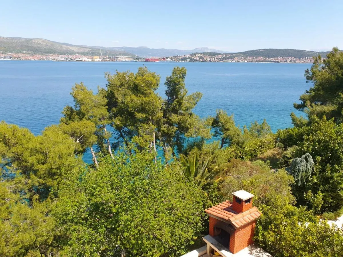 Seafront House Nusha Villa Donji Okrug  Holiday home Donji Okrug (Ciovo)