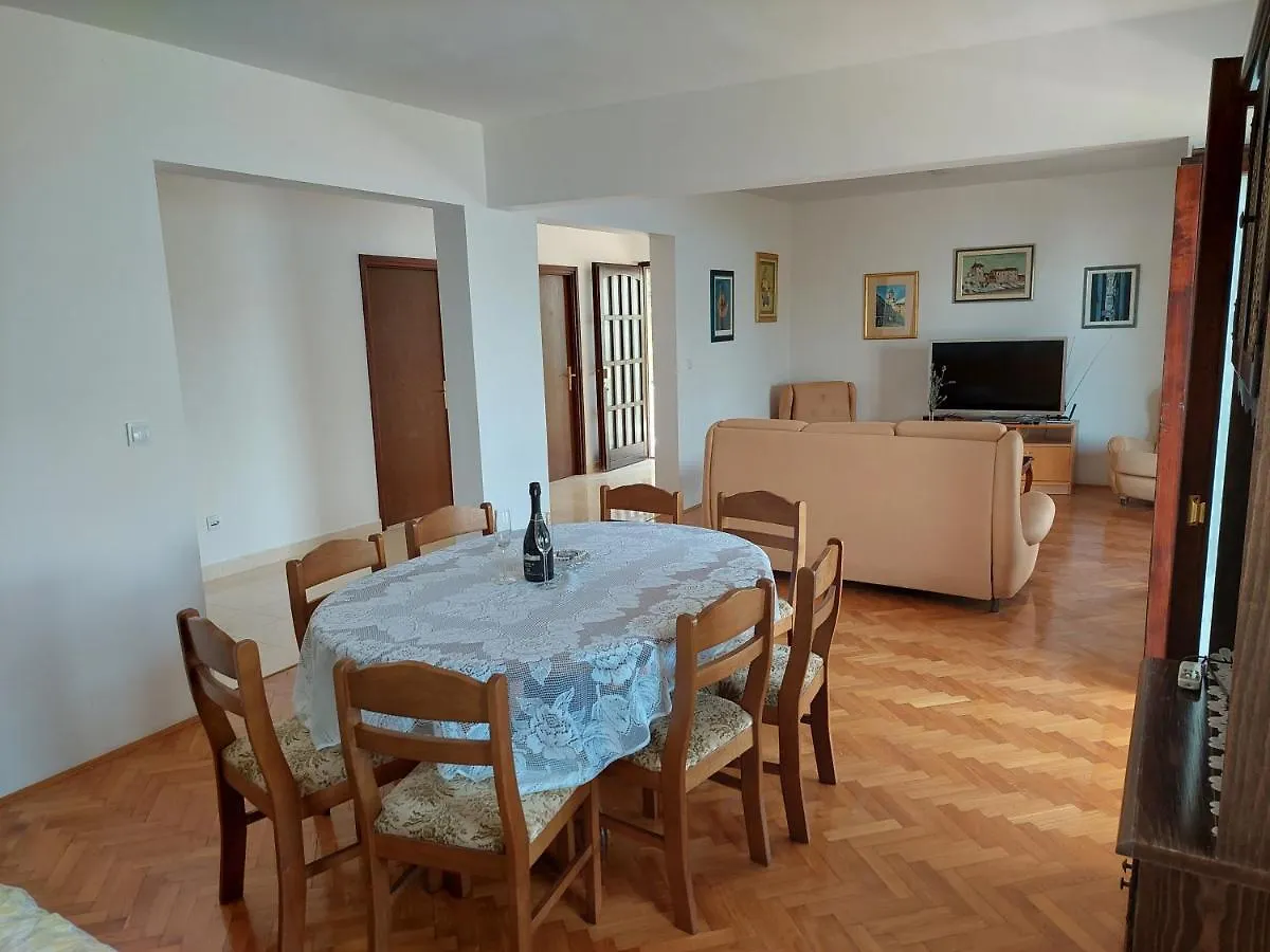 Villa Seafront House Nusha Donji Okrug  Donji Okrug (Ciovo)