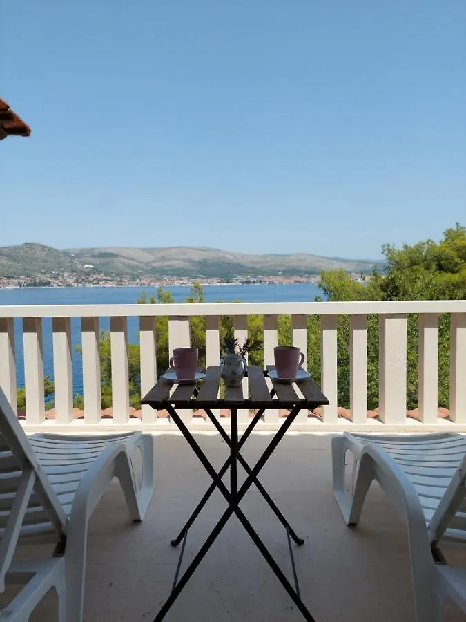 Seafront House Nusha Villa Donji Okrug  Holiday home Donji Okrug (Ciovo)