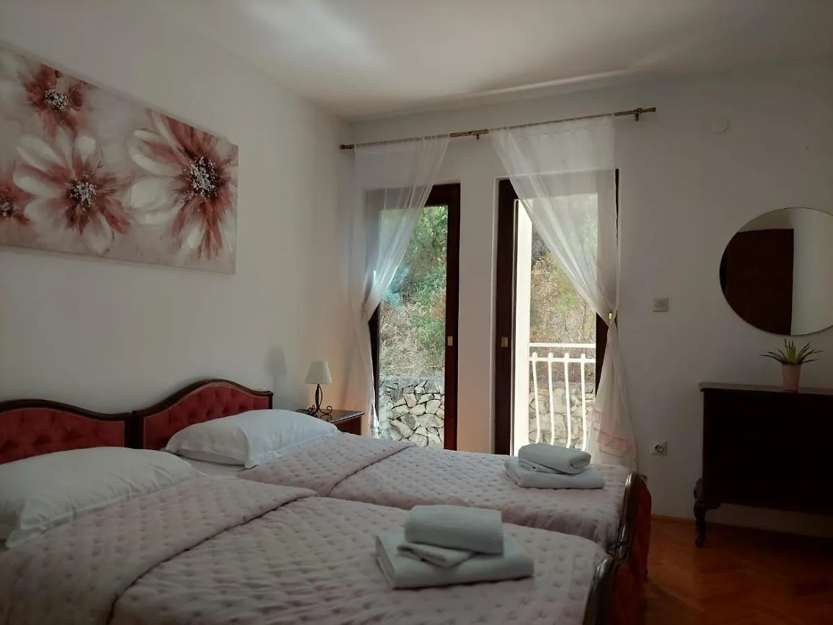Holiday home Seafront House Nusha Villa Donji Okrug